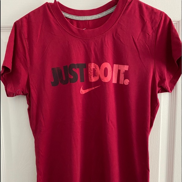 nike tshirt - Picture 1 of 3